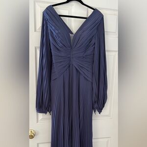 Elegant Long Sleeve Pleated Dress in Navy